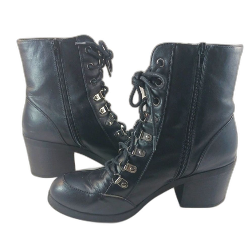 By Guess Block Heel Combat Boot Lace Up/Zip Up Black Faux Leather Women 9M. - Picture 1 of 11